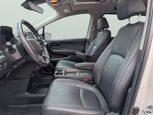 Used 2023 Honda Odyssey Touring image 17