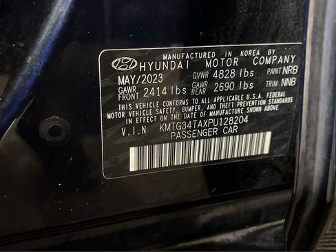 Used 2023 Genesis G70 2.0T image 35