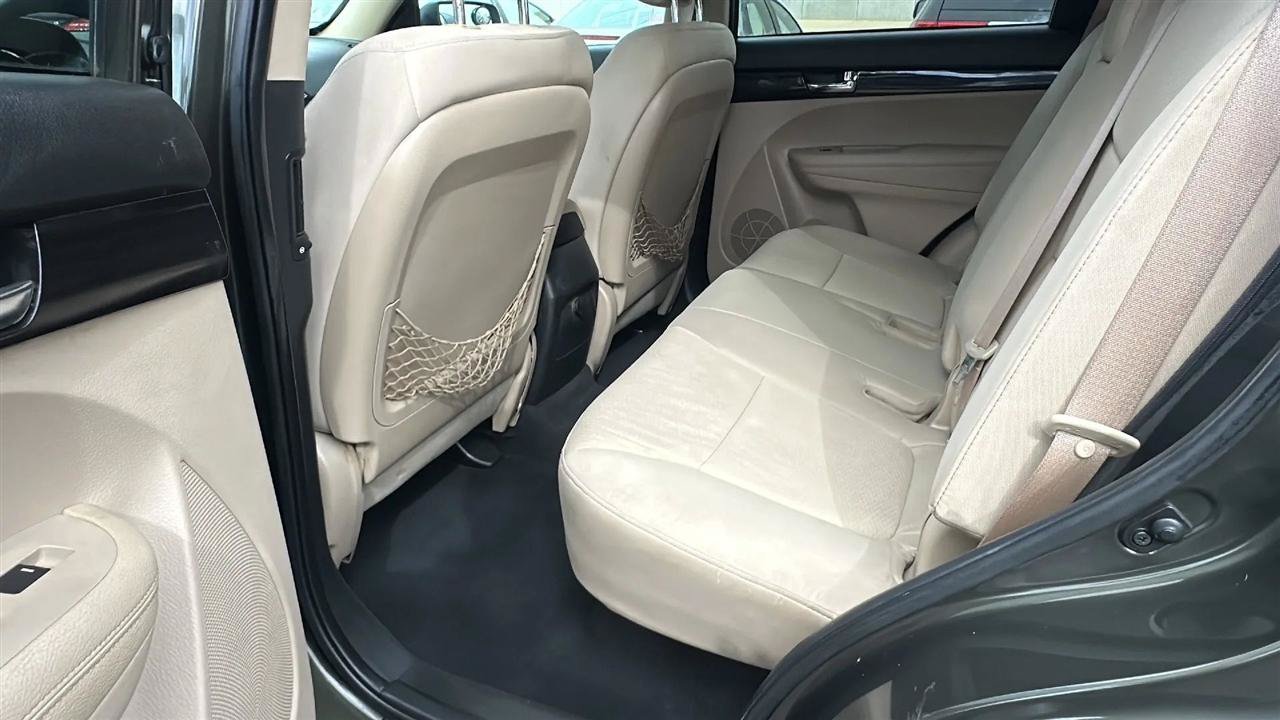 Used 2012 Kia Sorento FWD image 26
