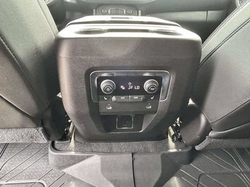 Used 2021 Chevrolet Suburban High Country RWD image 10