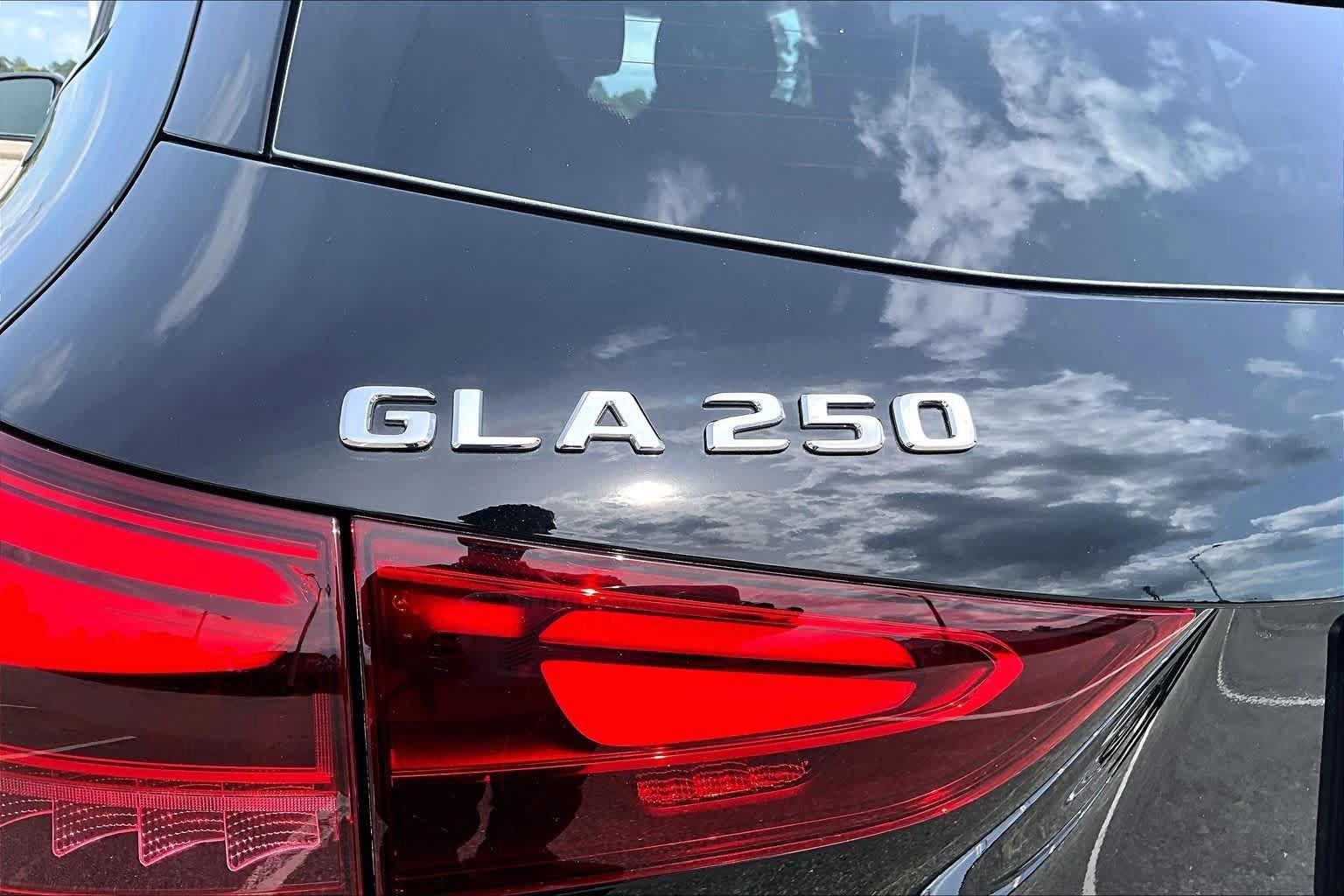 Certified 2026 Mercedes-Benz GLA 250 4MATIC image 10