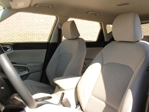 Used 2020 Kia Soul S image 12