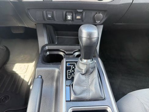 Used 2023 Toyota Tacoma SR5 AWD/4WD image 23