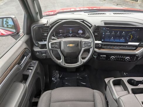 Used 2025 Chevrolet Silverado 1500 LT image 17