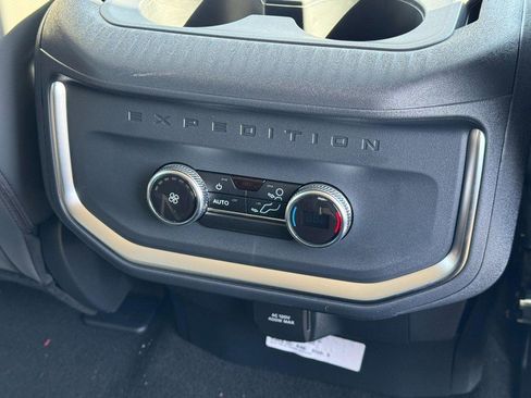 New 2025 Ford Expedition Max Active image 10