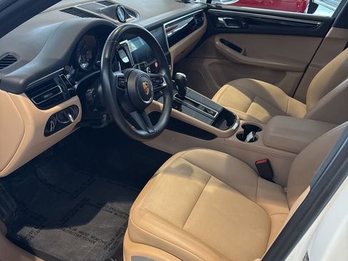 Used 2022 Porsche Macan Base image 10