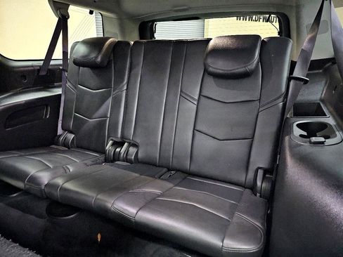 Used 2017 Cadillac Escalade ESV Premium Luxury image 30