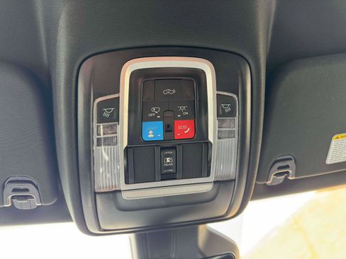 Used 2025 RAM 1500 Laramie AWD/4WD image 31