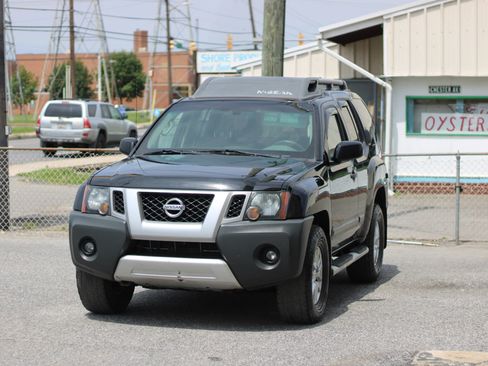 Used 2015 Nissan Xterra S w/ Value Package AWD/4WD image 3