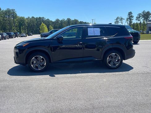 Used 2024 Nissan Rogue SV FWD image 4