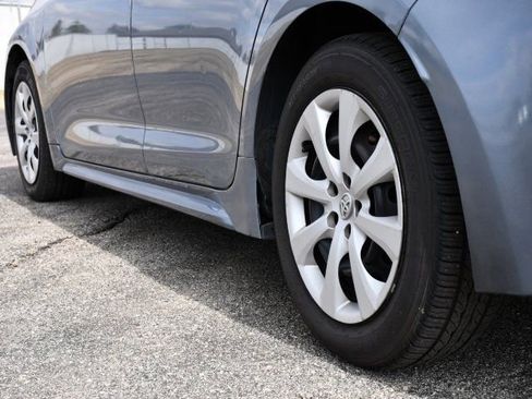 Used 2020 Toyota Corolla LE image 10