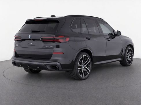 Used 2022 BMW X5 xDrive40i w/ M Sport Package AWD/4WD image 3