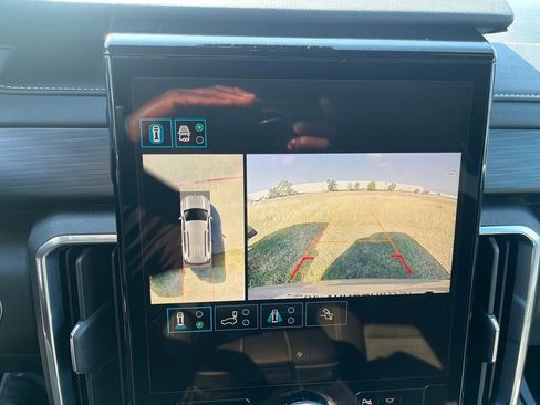 Used 2025 GMC Acadia Elevation image 19