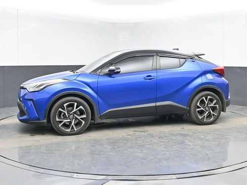 Used 2020 Toyota C-HR XLE image 6