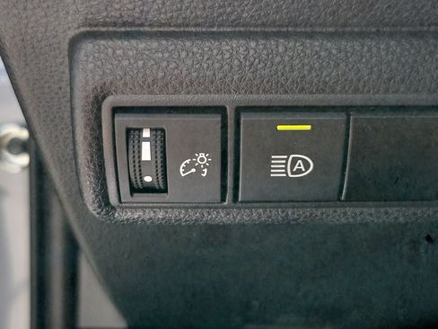 Used 2024 Toyota Corolla LE FWD image 30