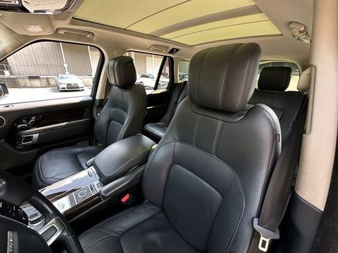 Used 2020 Land Rover Range Rover HSE image 12