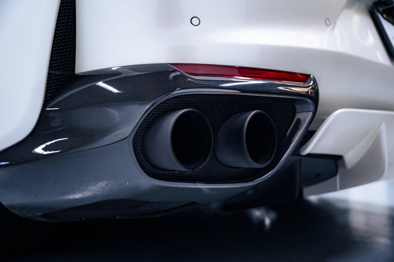 Used 2018 Ferrari 812 Superfast RWD image 25