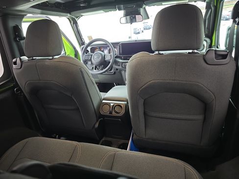 Used 2025 Jeep Wrangler Sport image 11