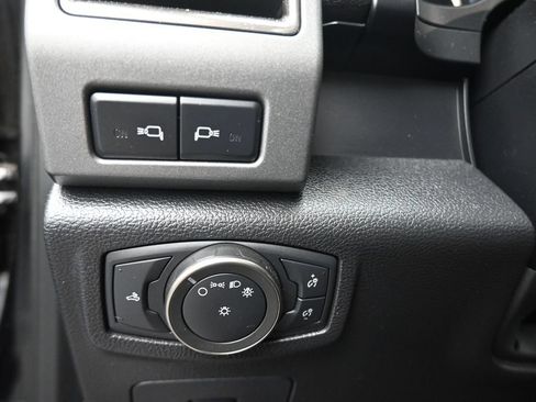 Used 2018 Ford F150 Raptor w/ Equipment Group 802A Luxury AWD/4WD image 32