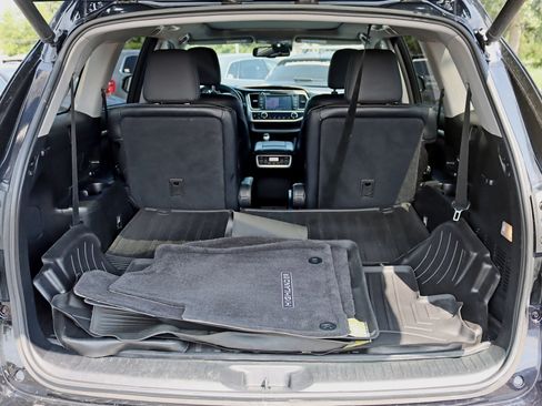 Used 2015 Toyota Highlander Limited Platinum AWD/4WD image 40