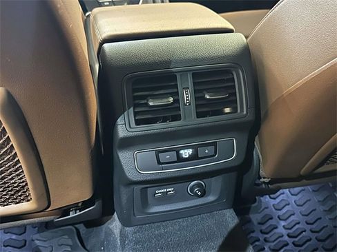 Used 2021 Audi Q5 e Premium Plus w/ Premium Plus Package image 16