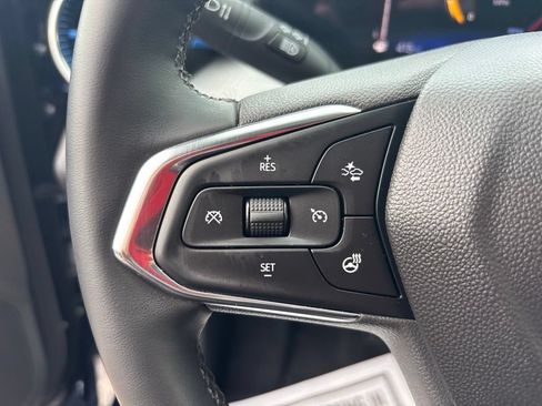 Used 2024 Chevrolet Trax LT w/ Sunroof Package FWD image 22