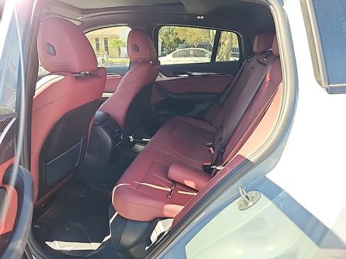 Used 2023 BMW X4 M40i image 3