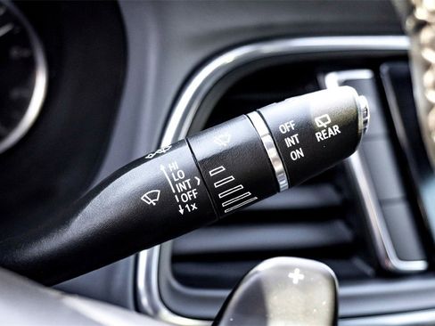 Used 2024 Buick Enclave Premium image 21