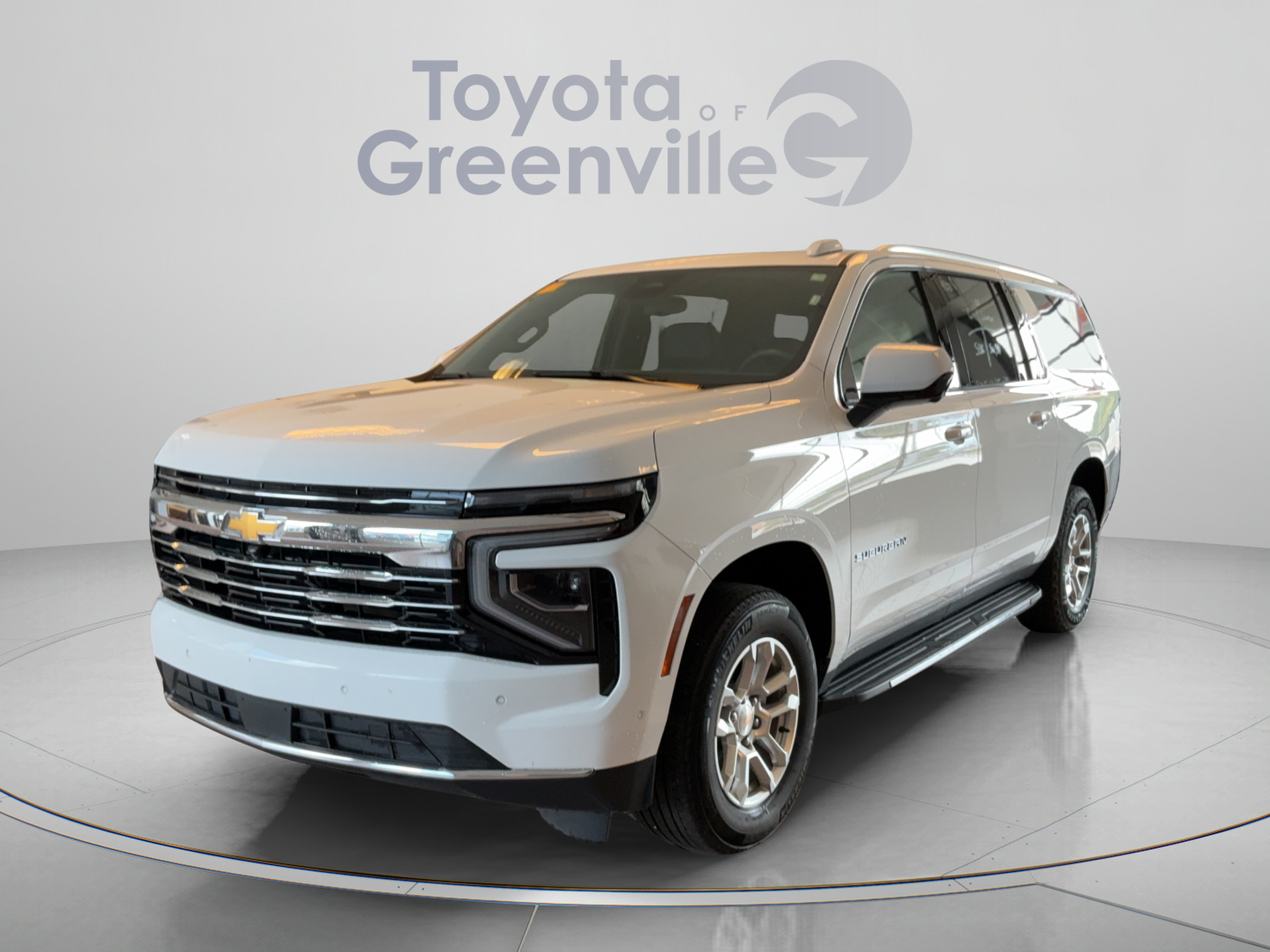Used 2025 Chevrolet Suburban LT AWD/4WD image 1