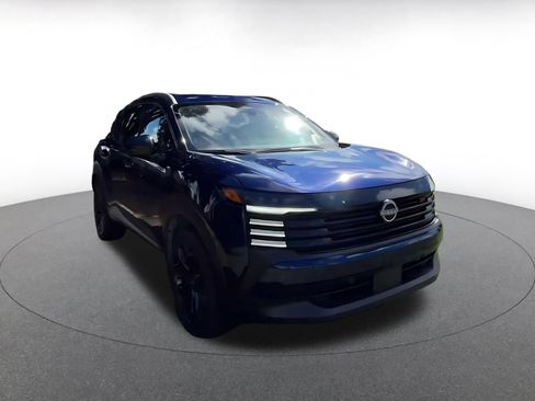 Used 2026 Nissan Kicks SR AWD/4WD image 3