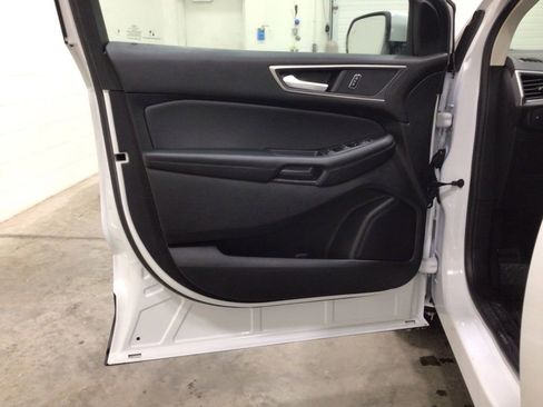 Used 2022 Ford Edge SEL w/ Convenience Package image 17
