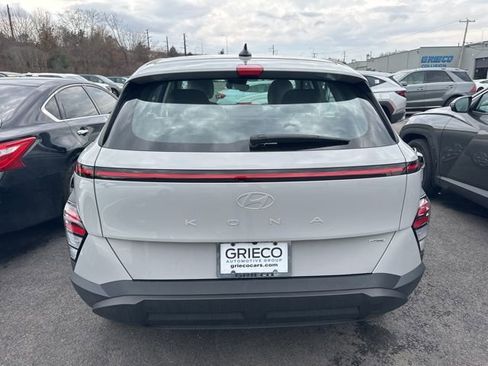 Used 2024 Hyundai Kona SE image 5