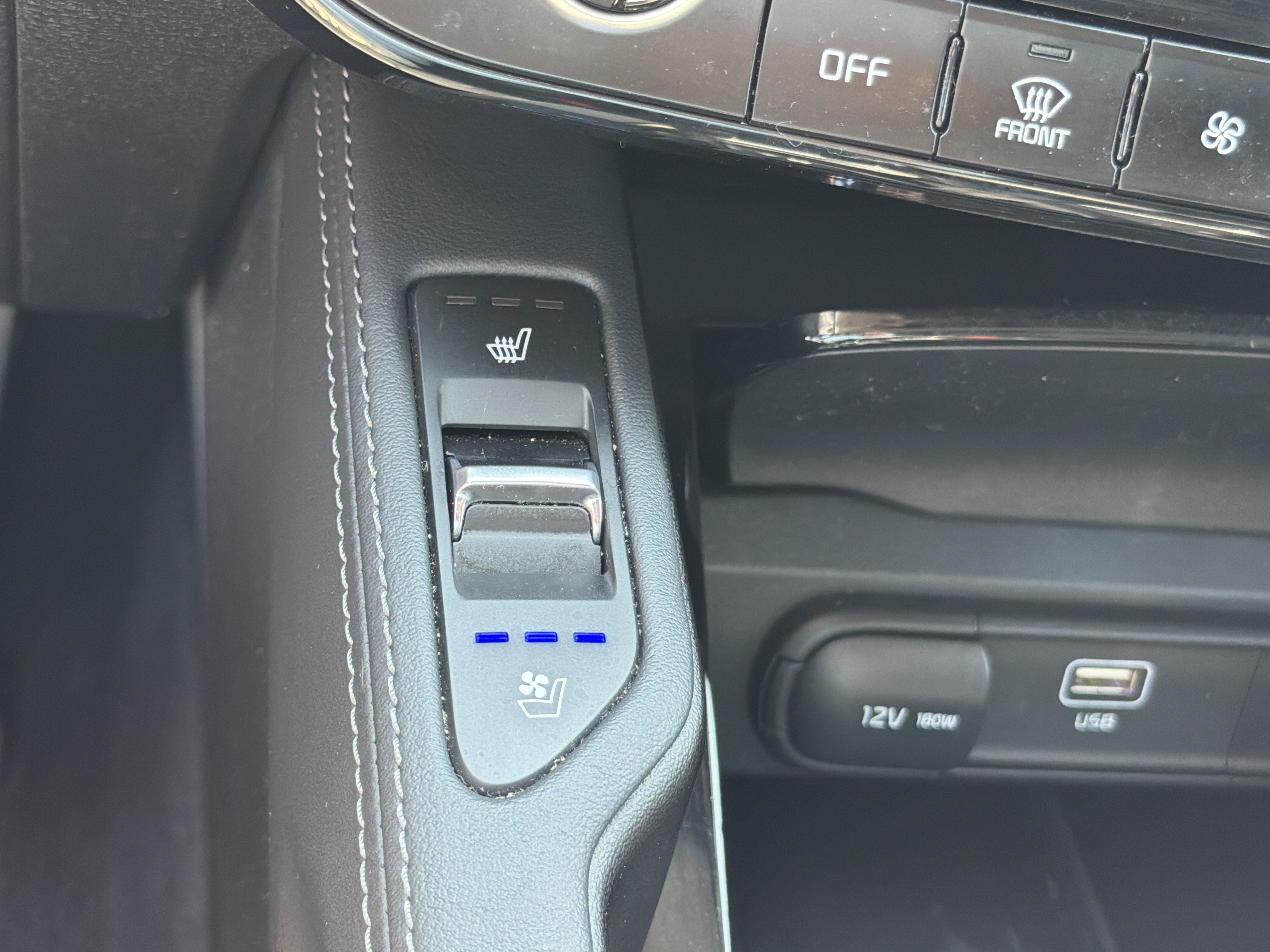 Used 2025 Kia Telluride EX w/ EX Captain's Chair Package FWD image 34