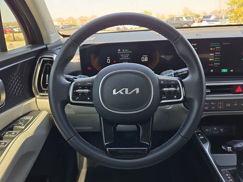 Used 2024 Kia Sorento EX w/ Panoramic Sunroof Package image 22