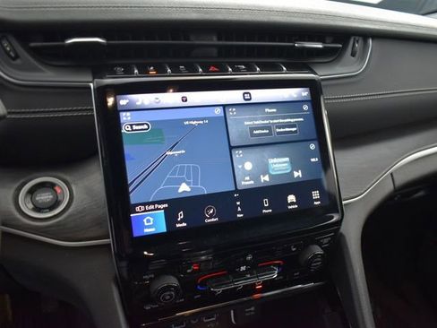 Used 2023 Jeep Grand Cherokee Limited image 18