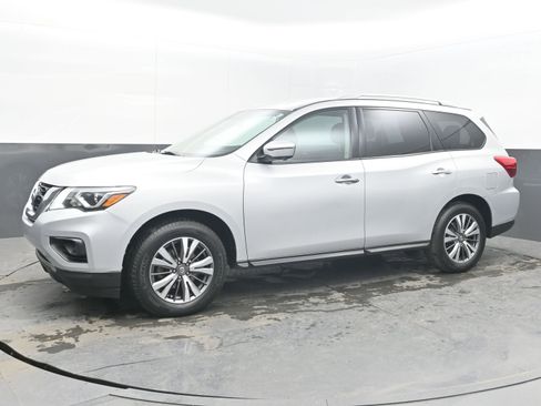 Used 2020 Nissan Pathfinder SL image 4