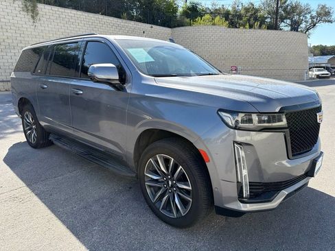 Used 2021 Cadillac Escalade ESV Sport AWD/4WD image 4
