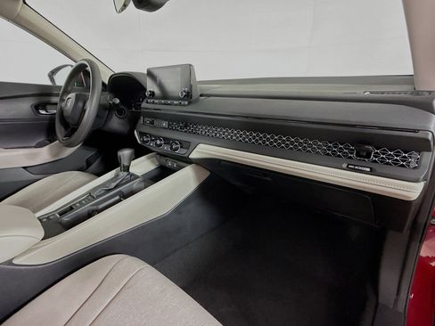 Certified 2025 Honda Accord LX image 34