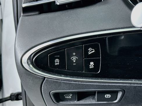 Used 2025 Genesis GV70 2.5T AWD/4WD image 16