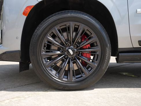 Certified 2024 Cadillac Escalade V w/ LPO, ONYX Package image 30