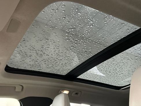 Certified 2023 Volvo XC40 B5 Plus w/ Driver Assist Package image 21