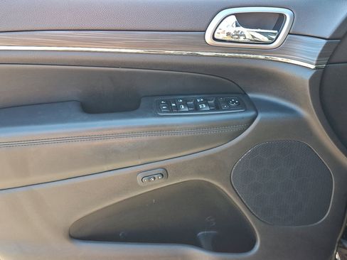 Used 2019 Jeep Grand Cherokee Limited X image 23
