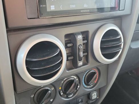 Used 2009 Jeep Wrangler Unlimited Sahara w/ Dual Top Group AWD/4WD image 20