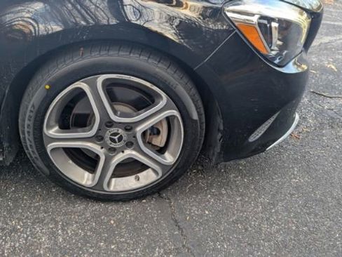 Used 2018 Mercedes-Benz CLA 250 4MATIC image 11