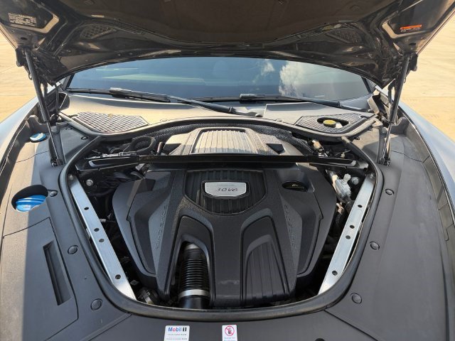 Used 2018 Porsche Panamera 4 AWD/4WD image 19