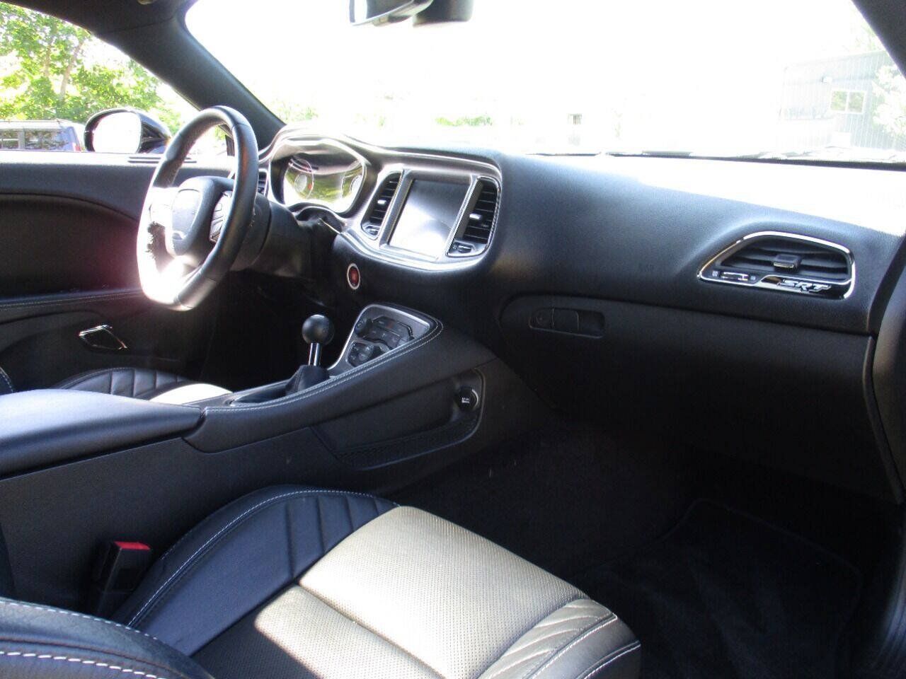 Used 2016 Dodge Challenger SRT Hellcat RWD image 21