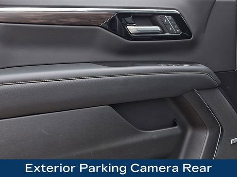 Used 2025 Chevrolet Tahoe Premier AWD/4WD image 22