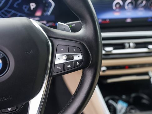 Used 2023 BMW 330i Sedan w/ Premium Package image 16