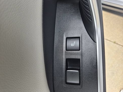 Used 2019 Toyota RAV4 Limited w/ Cold Weather Package AWD/4WD image 27