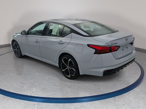 Certified 2023 Nissan Altima 2.5 SR w/ SR Premium Package FWD image 7